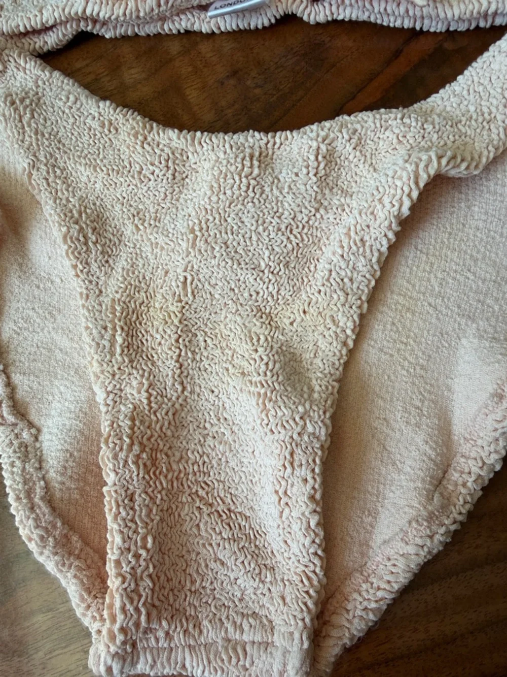 Hunza G Textured Pale Pink Knot-Front Bikini - Picture 3 of 11
